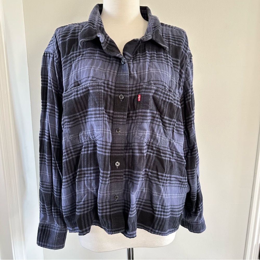 Levi’s Plaid Button Up Size XL